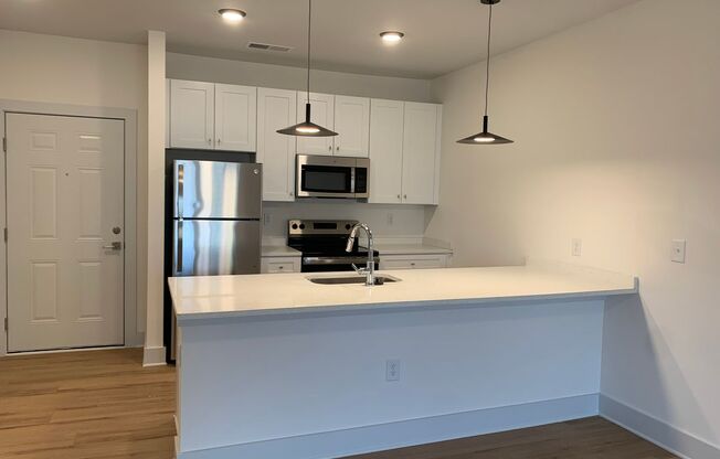 Beautiful Brand New Three Bedroom Apartment!