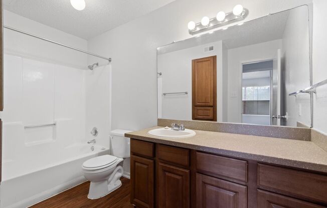 2 beds, 2 baths, $1,470, Unit D-7