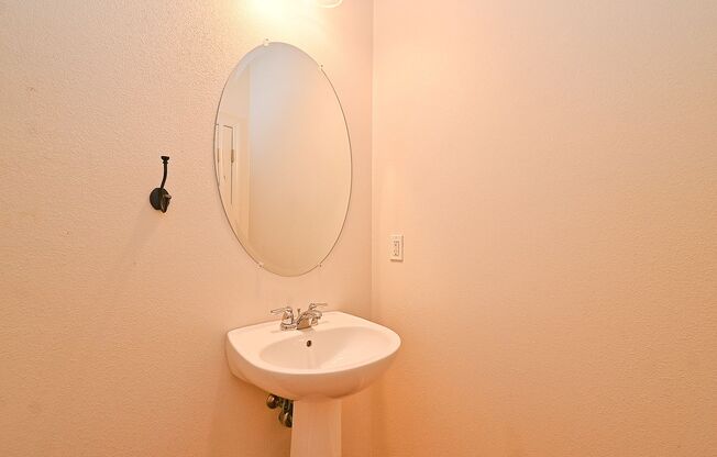 $3,490- GORGEOUS 3 BEDROOM HOME IN HAYWARD (CANNERY WATER PARK NEIGHBORHOOD)