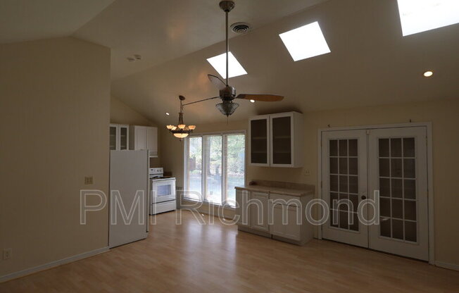 2529 TRAYMORE RD