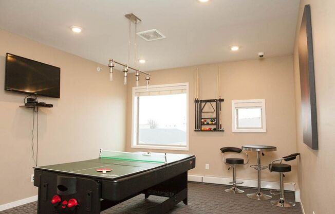 3 beds, 2 baths, 1,315 sqft, $1,585, Unit 301