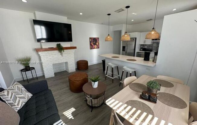 1822 NW 4th St unit B (A11883270)