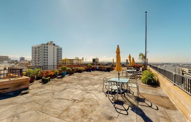 2 beds, 1 bath, 1,300 sqft, $2,800, Unit 201