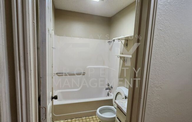 2 beds, 2 baths, 1,000 sqft, $675, Unit C