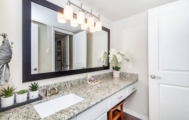 1 bed, 1 bath, 890 sqft, $1,540