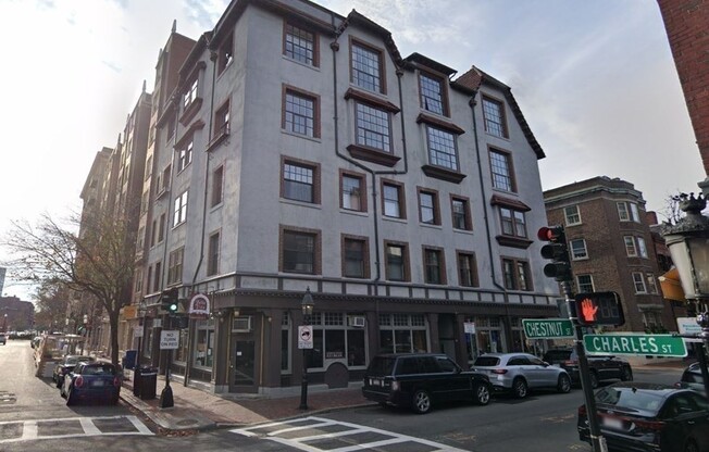 82 CHESTNUT ST
