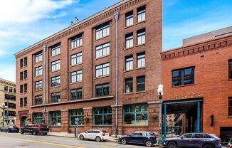 97 S JACKSON ST