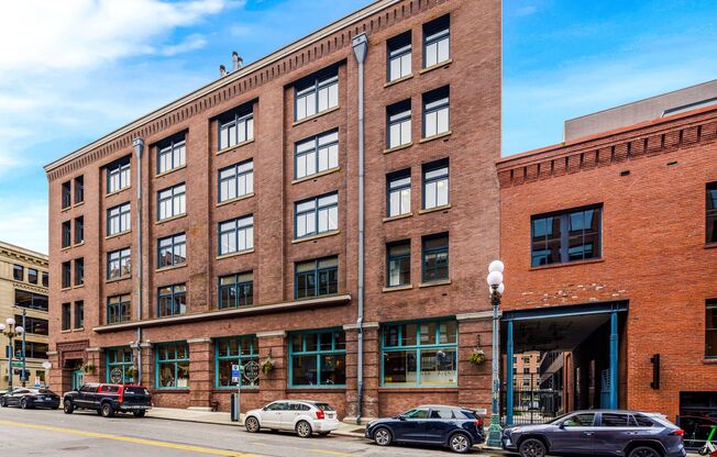 97 S JACKSON ST