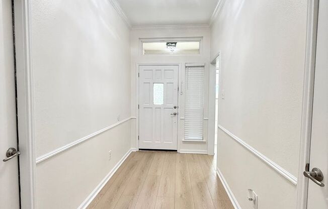 Beautifully Updated 3/2/2 in Plantation Village in Lake Jackson !