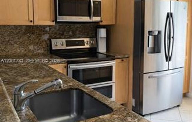2661 NE 164th St th 40 NORTH MIAMI BEACH, FL 33160