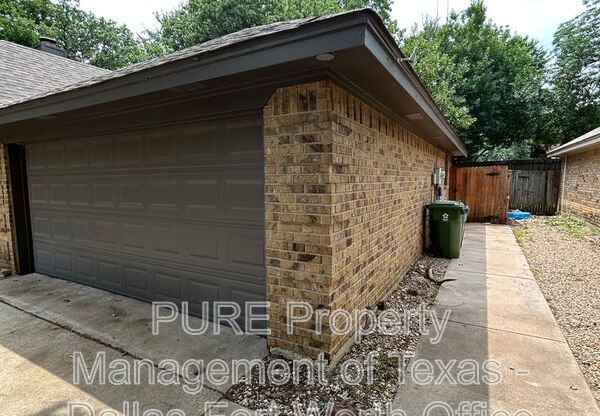 7516 WOODHAVEN DR