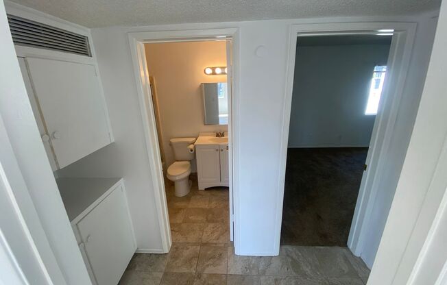 2 beds, 1 bath, 800 sqft, $2,950, Unit B