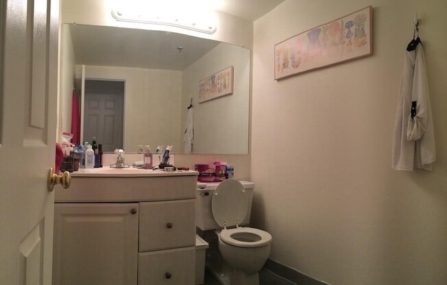 2 beds, 1.5 baths, 820 sqft, $2,900, Unit 217