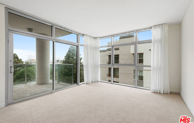 1 bed, 1 bath, 992 sqft, $4,250, Unit 517