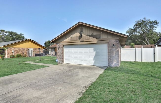 3 bedroom/ 2 bathroom home on the Westside!