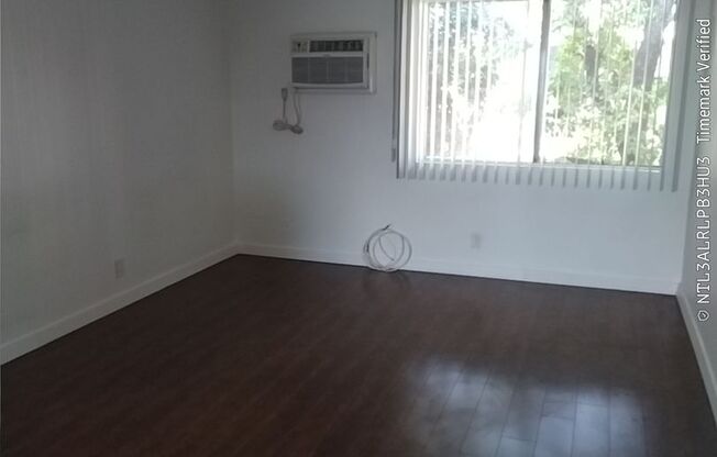 Van Nuys 8770