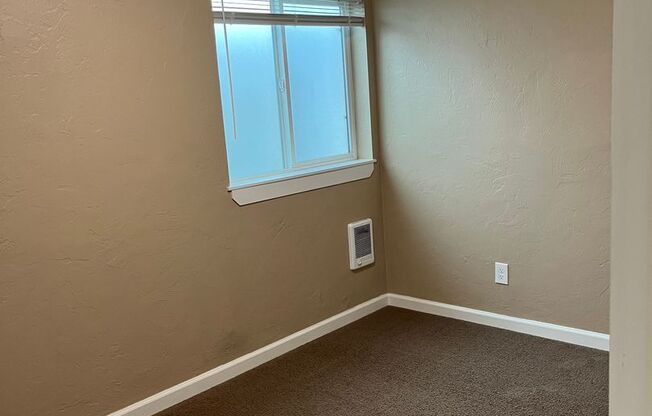 2 beds, 1 bath, $1,550