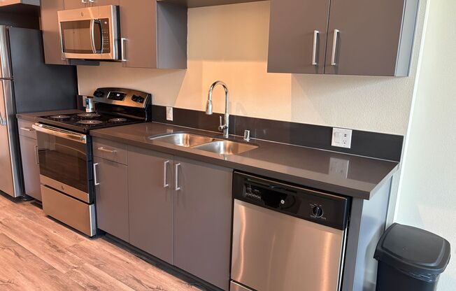Studio, 1 bath, 459 sqft, $2,035, Unit 103