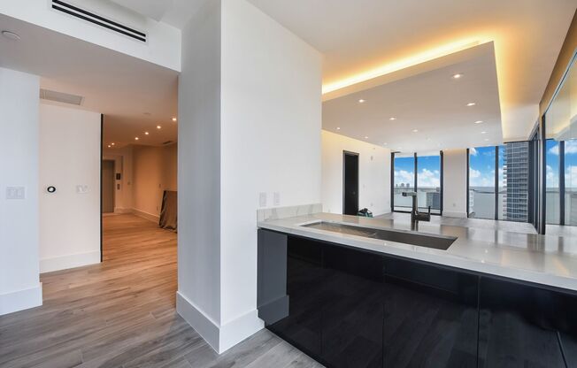3 beds, 3 baths, $9,495, Unit # 3905