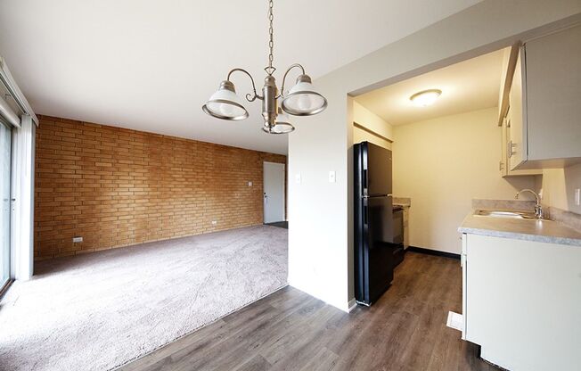1 bed, 1 bath, 742 sqft, $930, Unit 2018