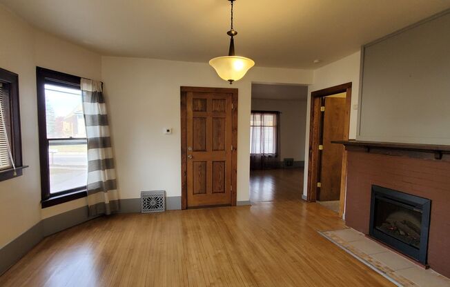 Charming Lower-Level Condo for Rent in Cadillac