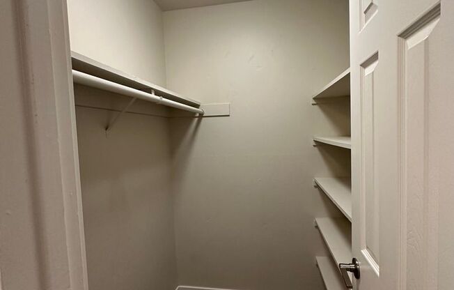 Studio, 1 bath, 451 sqft, $1,475, Unit 44