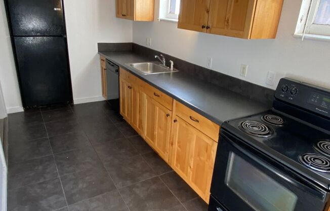 1 bed, 1 bath, $1,100, Unit 6