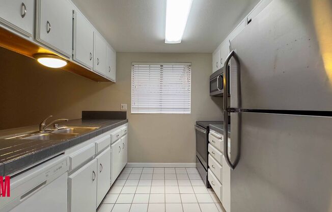 2 beds, 1.5 baths, $3,195, Unit 2