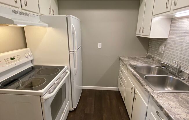 1 bed, 1 bath, 560 sqft, $650, Unit Apt J