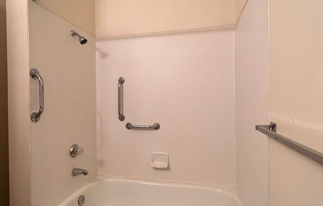 Studio, 1 bath, 462 sqft, $1,375, Unit 425