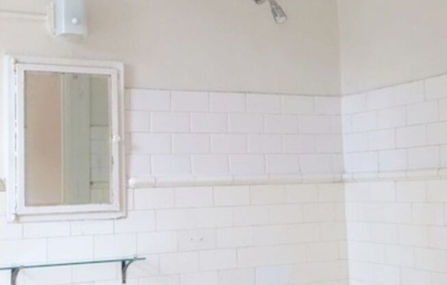 2 beds, 2 baths, 775 sqft, $1,975, Unit 206