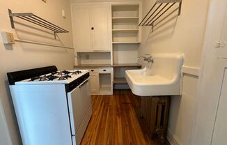 1 bed, 1 bath, 570 sqft, $979, Unit 202