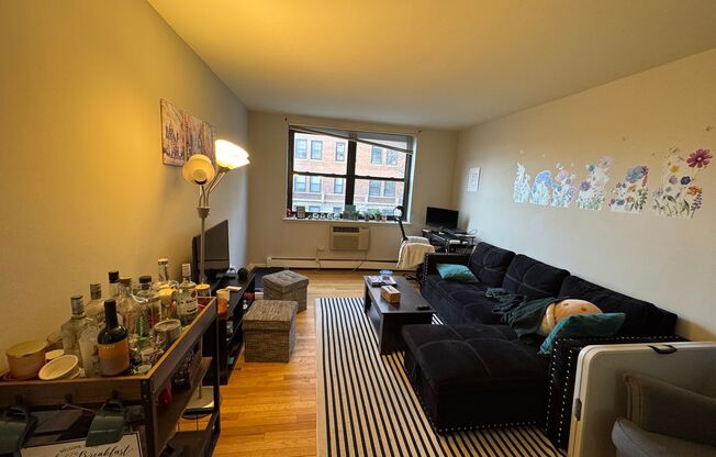 1 bed, 1 bath, 700 sqft, $1,650, Unit 541-402