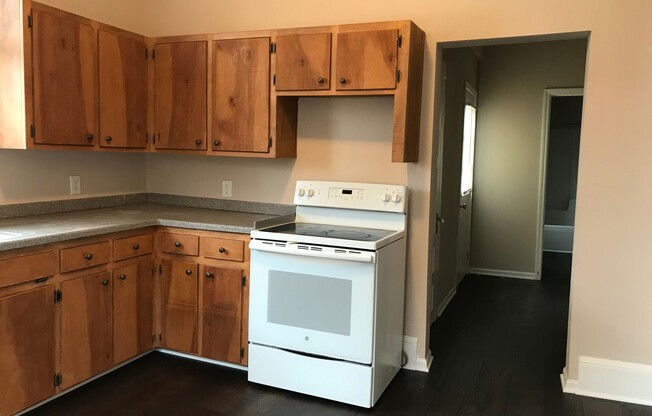 3 beds, 1 bath, $1,400