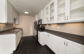 2 beds, 1 bath, 913 sqft, $1,025, Unit 2900-207