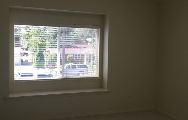 $1895..00 -  2 Bed/2.5 bath on the Bench....Fenced Back Yard with a storage Unit...Landscaping Included with your rent.