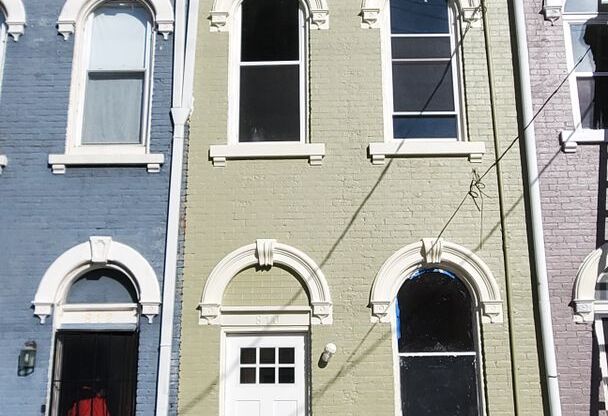Totally renovated! Close to the F.C. Stadium! Over the Rhine!