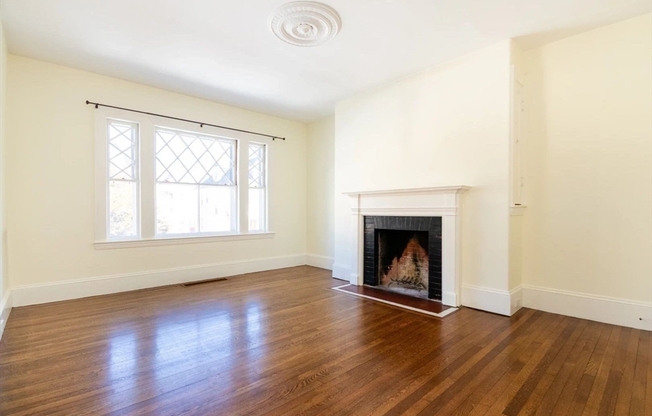 16 FLETCHER ST