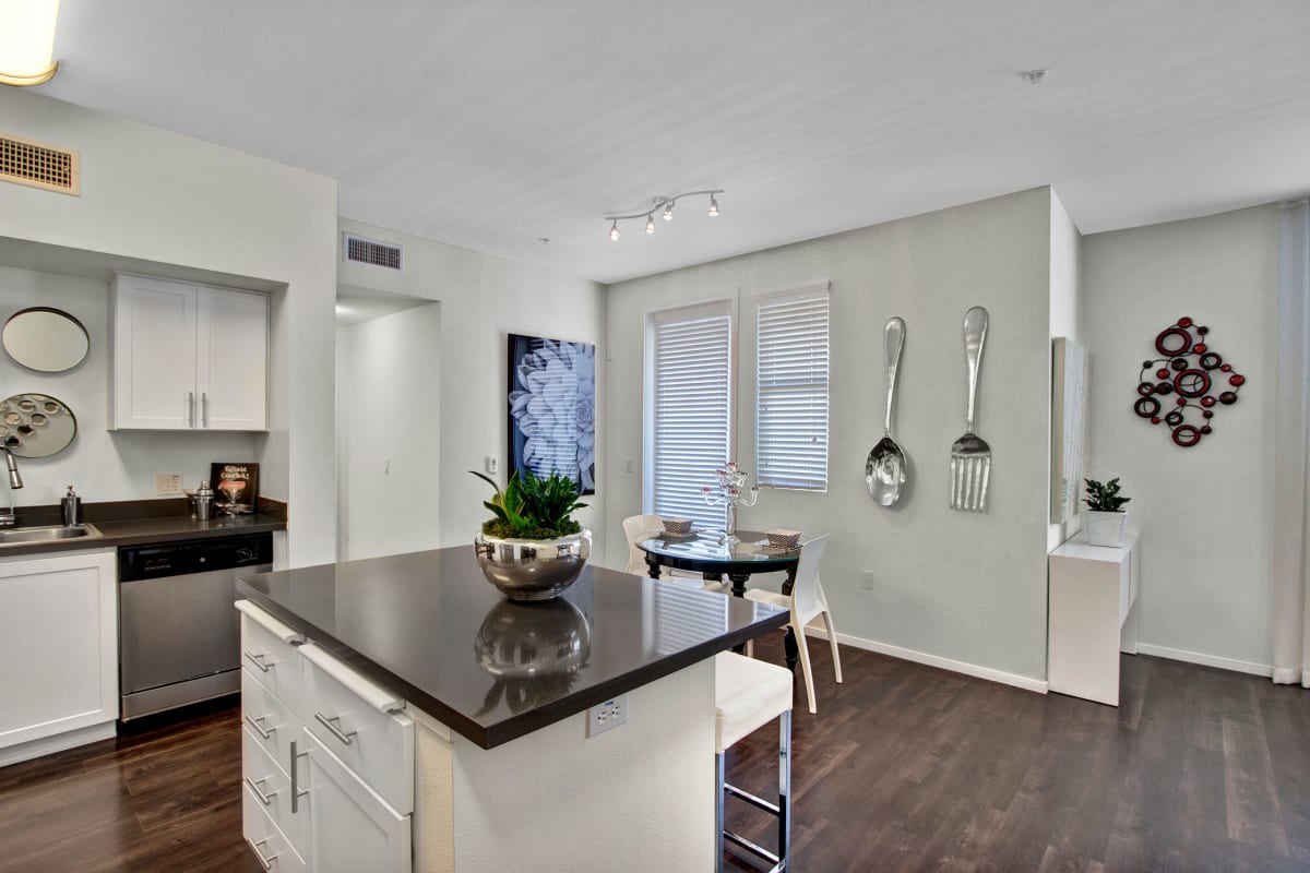 Welcome to Artisan at Main Street Metro Apartment Homes