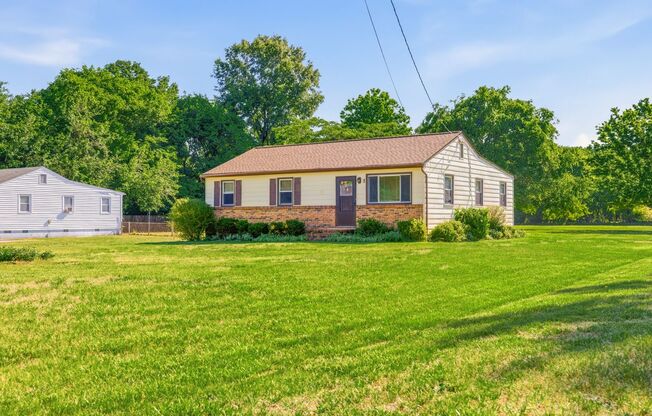 15219 Spruce Ave, Chester, VA 23836