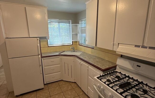 Charming 2 Bed Home Near Central Park