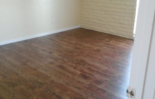 3 beds, 2 baths, 1,350 sqft, $1,150, Unit 34