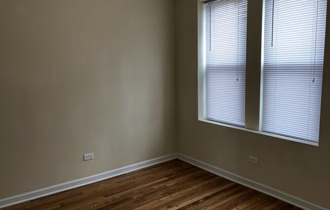 2 beds, 1 bath, $1,800, Unit 4750 #2E