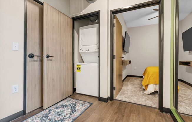 2 beds, 1 bath, 839 sqft, $1,460, Unit #304
