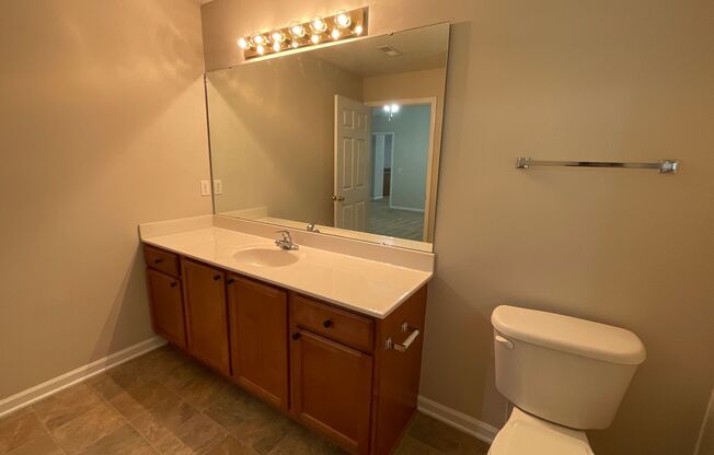 2 beds, 2 baths, 1,131 sqft, $1,425, Unit 2772-7