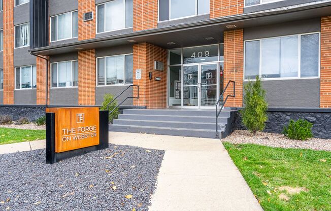 2 beds, 1 bath, 900 sqft, $1,099, Unit 433-304