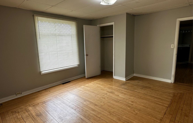 2 beds, 1 bath, $1,100