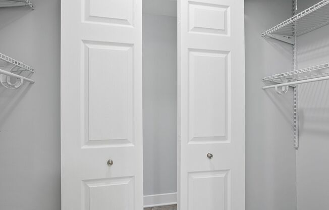 Studio, 1 bath, 295 sqft, $1,475, Unit 333