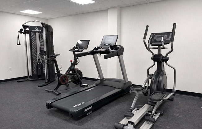 2 beds, 2 baths, 921 sqft, $4,500, Unit 505