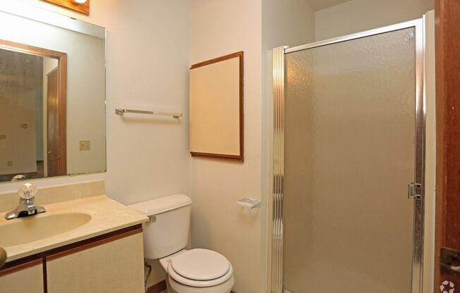 2 beds, 2 baths, 1,050 sqft, $1,464, Unit 5811-2E